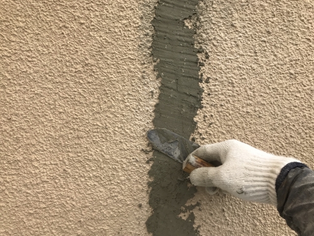 ひび割れ補修の写真
